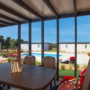 Vakantiepark Adria Mobile Homes In Kastanija
